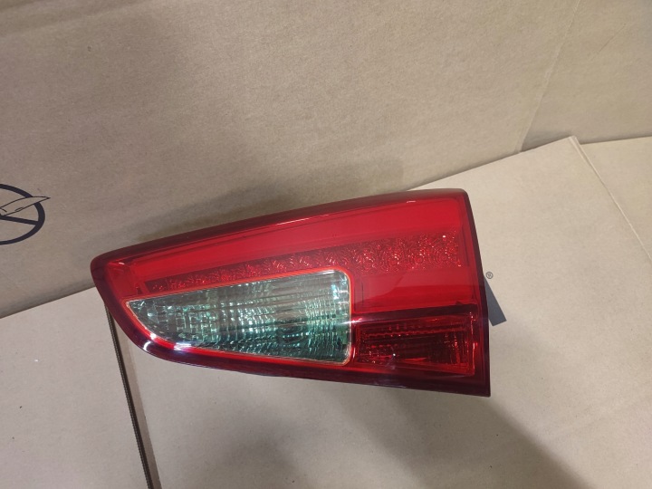 KIA CEED II 12-18 Licht heck hinten rechts LED für die Heckklappe Original KOMBI