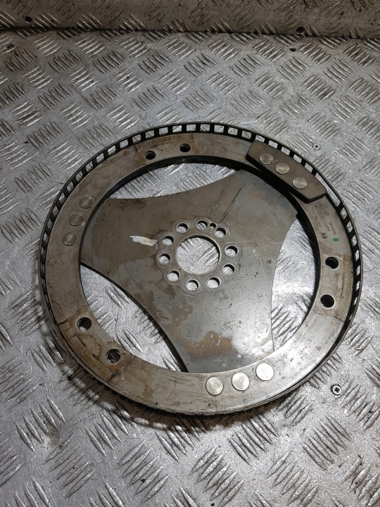 Koleso zotrvačník AUDI Q7 4.2 TDI 057105323AB