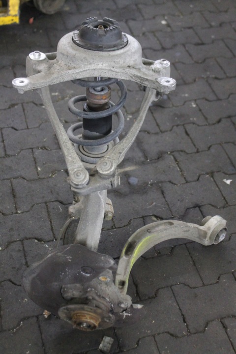 GLAVČINA LIJEVI PREDNJI DIO AUDI A5 8T 2.0 TDI 09-15