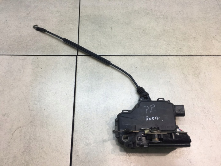 de la Serrure Portière Droite Avant VW BORA 8 PIN