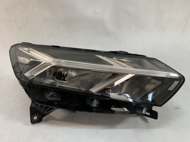 feu Reflektor droit Dacia Sandero Stepway 3 III Jogger Fullled 260107978R