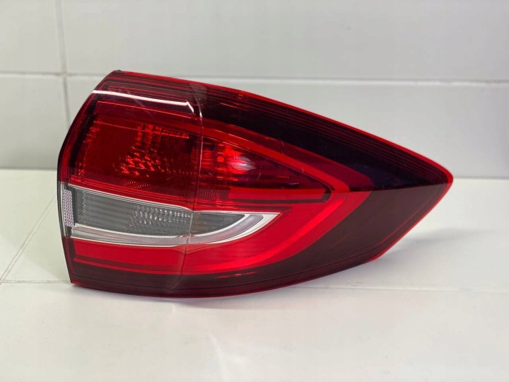 light rear right side Ford C-Max 2 2015 AM5113404BE