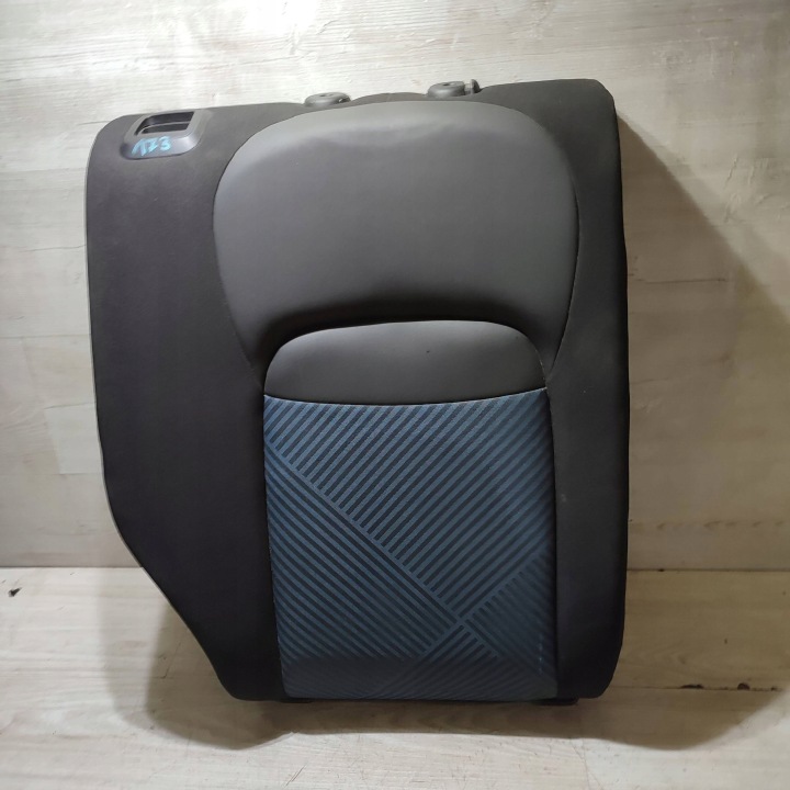 kunststofftteil SITZ heck Seite rechts Fiat 500X