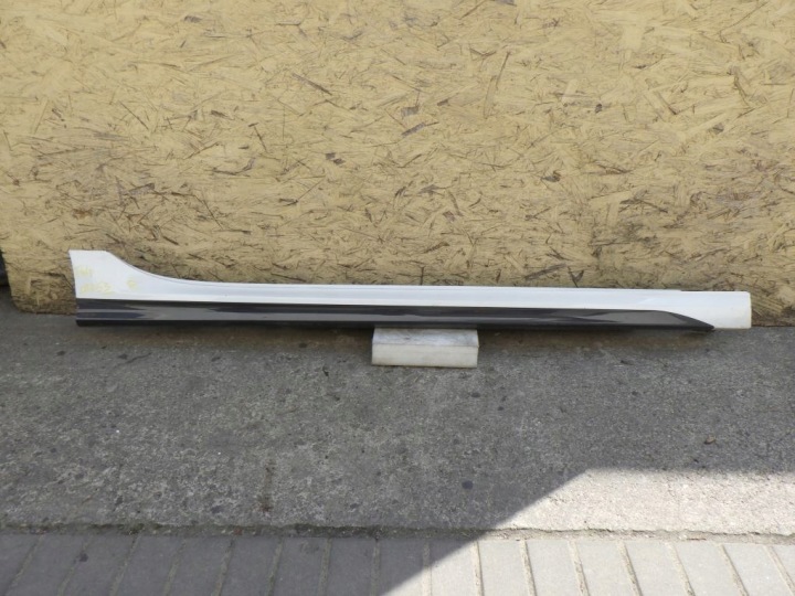 BMW 2 F44 M PAKIET 19- moulding threshold right