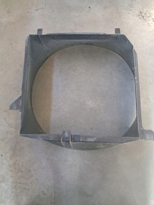 Blende Abdeckung WENTYLATORA des Kühlers MERCEDES W124 2,0 2,3 M102 1245050255