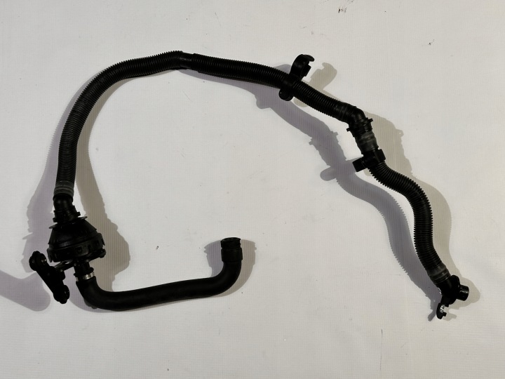 Rezonator tube pump pipe hose air Chevrolet Camaro SS 6.2 2016+