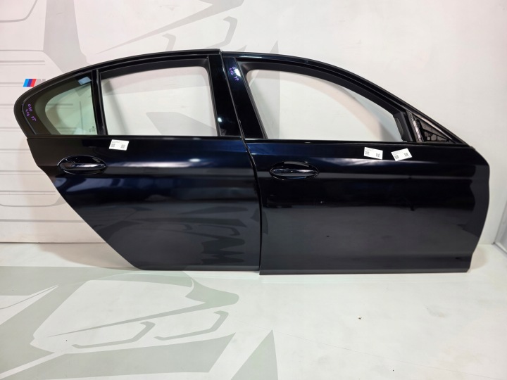 Tür rechts vorne BMW 5 G30 LCI 416 CARBONSCHWARZ