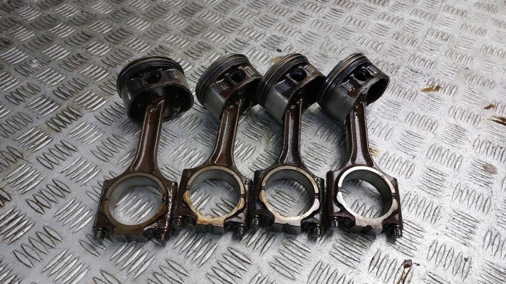 pistone + Biella VOLVO V40 e LIFT