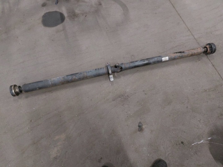 ALBERO TRASMISSIONE AUDI A8 D2 2.5 TDI 4D0521101B
