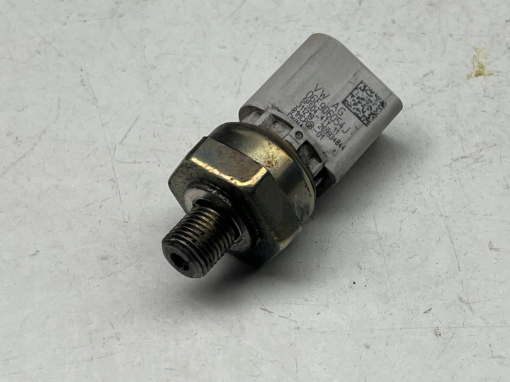 OE VAG Capteur Pression Huile AUDI A6 13- 06E906054J !J