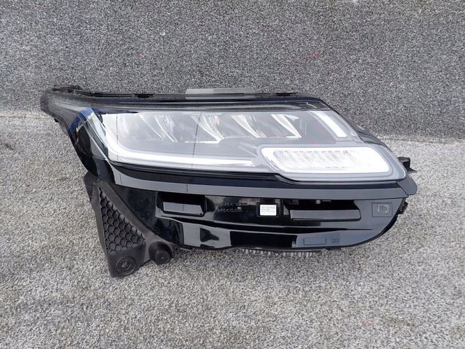 RANGE ROVER VELAR FULL LED L560 REFLEKTOR DESNI FAR DESNA