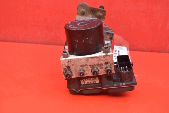 pump ABS 6R0614117D SKODA FABIA 2 II 1.2 6V 60 KM 07-10