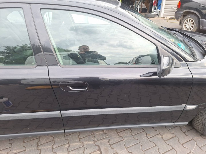portière complets droite avant + rétroviseur VOLVO S60 et 452-46