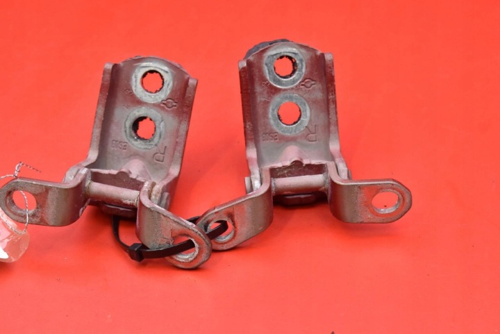 hinge hinges door right front NISSAN QASHQAI 2 II J11 13-20
