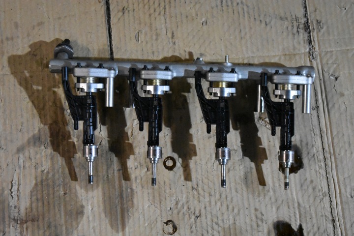 IDEALNA Kraftstoffverteiler Einspritzleiste Einspritzdüse KPL. BMW G20 G01 G02 1
