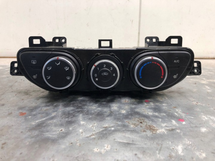 PANEL of the air conditioning HYUNDAI I10 97250-B9020