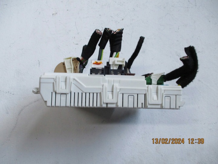 modul Sicherungen Peugeot 308 III T10 9841490480 CITROEN DS4 II