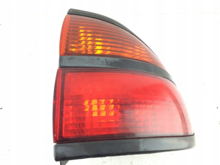 light rear RENAULT LAGUNA and (B56_. 556_) 1.9 dTi (B56J) left VALEO
