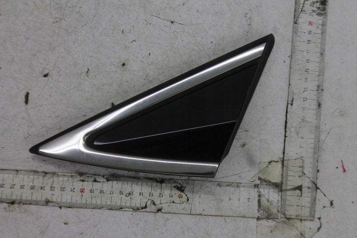 TROJKAT des Kotflügels links 86180-3Z000 HYUNDAI I40 11