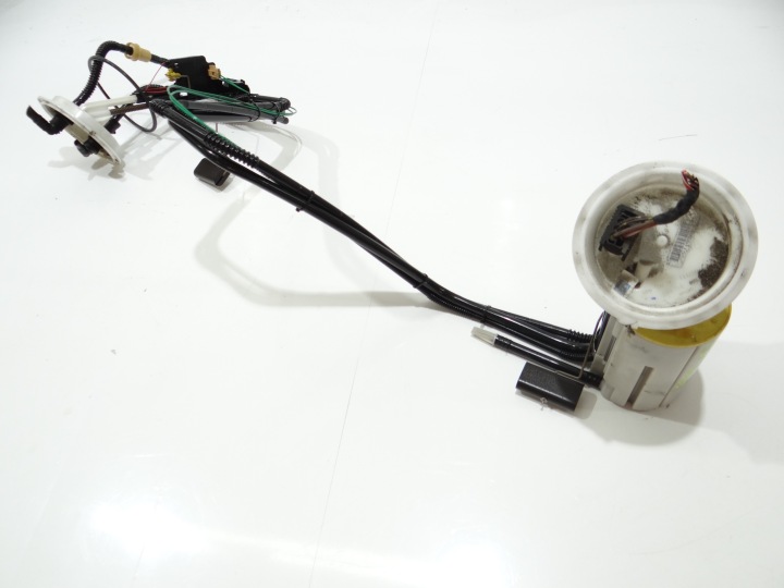 pump PLYWAK of the fuel BMW E60 E61 LCI 204D4 6765848 (4570935)