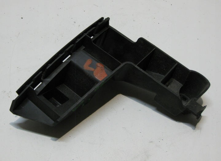VOLVO V70 2.0 D 09R support étrier poignée gauche pare choc arrière 30678650