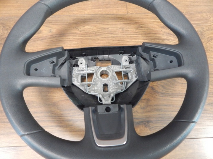 Steering wheel Renault Master IV version under pace 9
