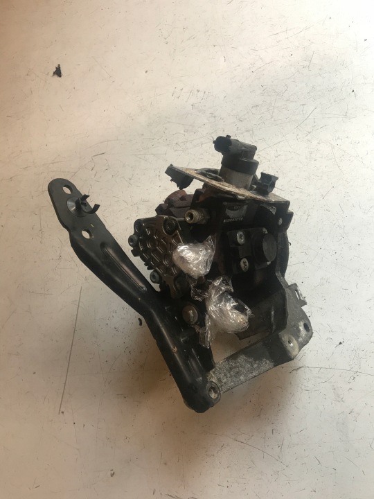 PEUGEOT CITROEN 1.6 HDI injection pump BOSCH