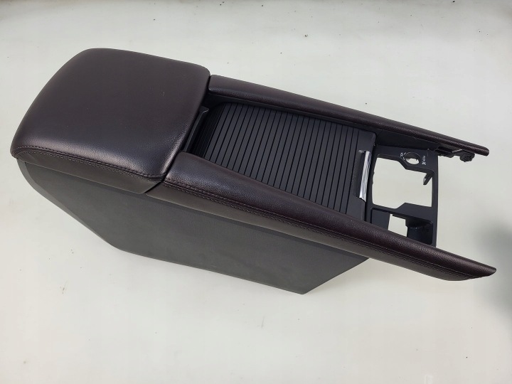 MAZDA 6 III GJ LIFT SEDAN 2WD TUNEL střední Loketní opěrka CUP HOLDER