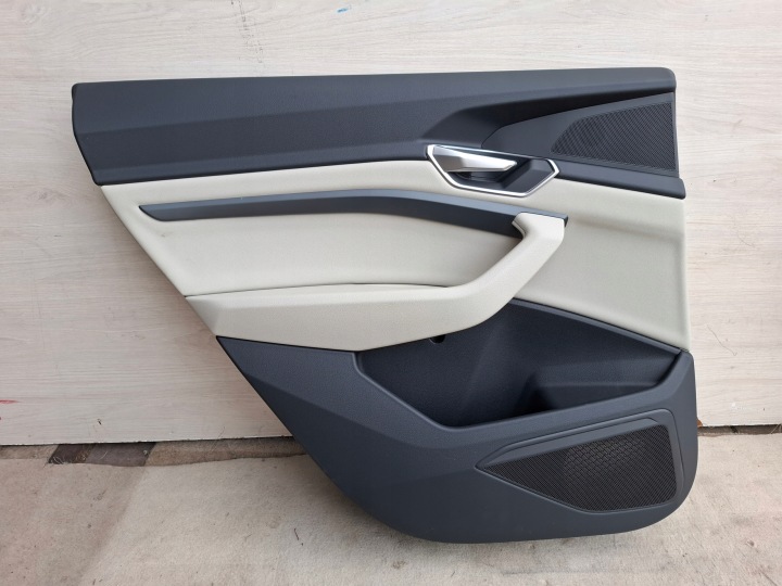 Laterale / lato PORTA Portiera sinistra posteriore 4KE868065 AUDI E-TRON 4KE