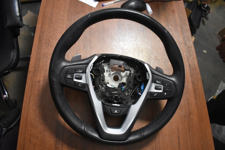 VOLANT GRZANA OVLÁDANIE BMW G01 G02 1