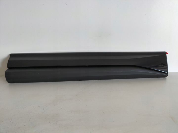 moulding cap door front right SKODA KAROQ LIFT 21- SPORTLINE
