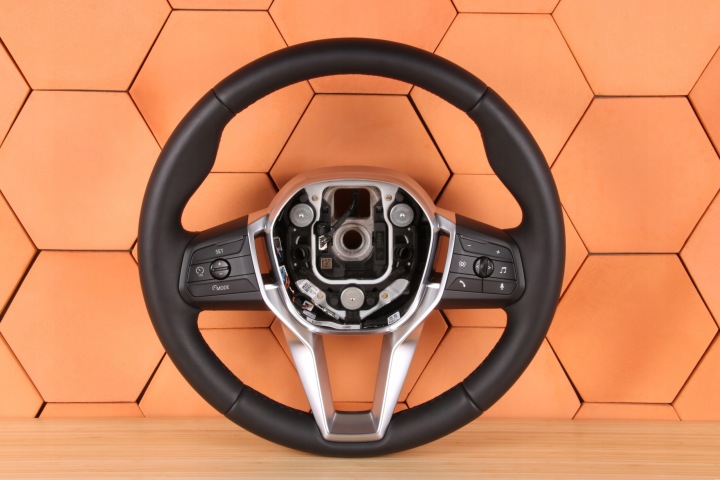 BMW 2 U06 X1 U11 X2 U10 volant SPORT kůže TEMPOMAT WIBRACJA