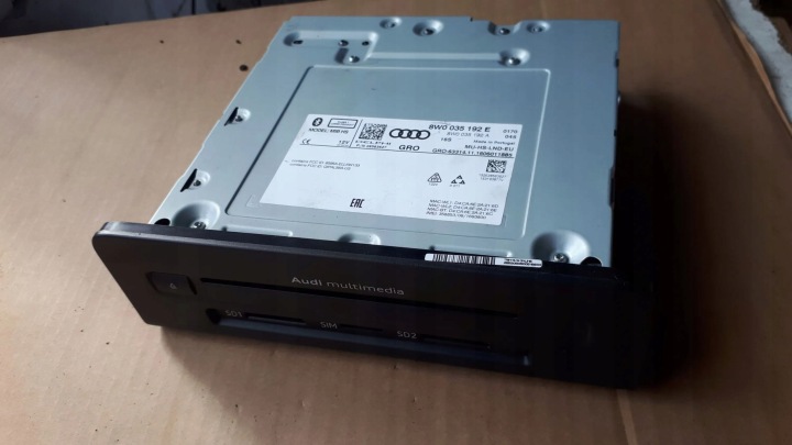 A4 B9 8W CZYTNIK MULTIMEDIA MMI 8W0035192E A5 8W