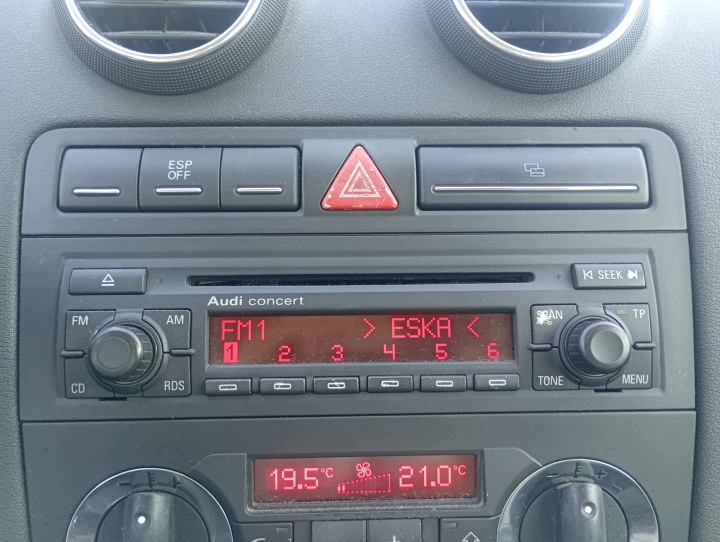 RADIO ORYGINALNE CD brakuje kodu Audi A3 8P 03-12