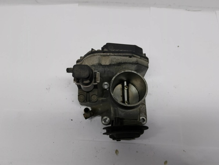 Drosselklappenstellmotor Volkswagen Polo 6N 408237130002