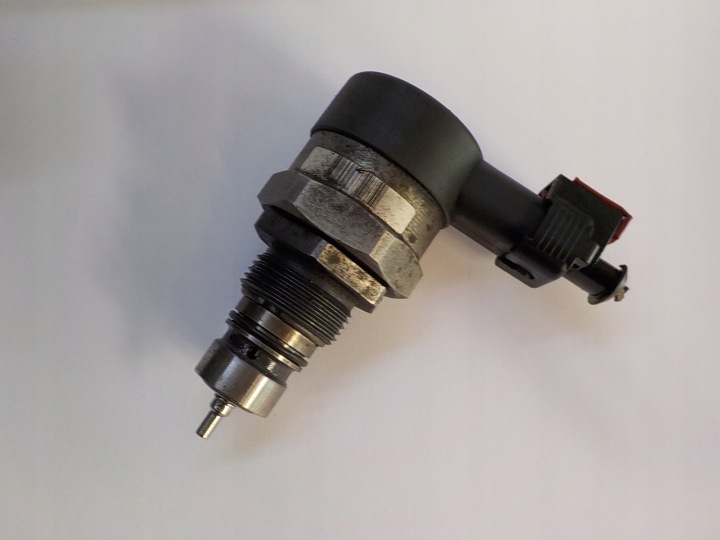 JAGUAR XE 2.0 D ORG sensor of pressure of the fuel 0281006464