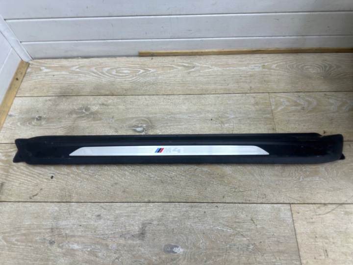 BMW M4 F82 F83 2017 sinistra Bocchetta modanatura MINIGONNA Anteriore