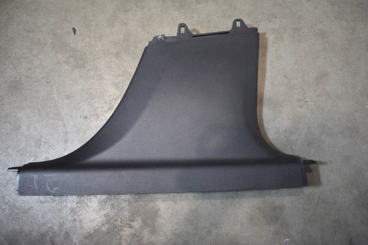 IDEALNA cover side SLUPKA B right MERCEDES CLA W118 1