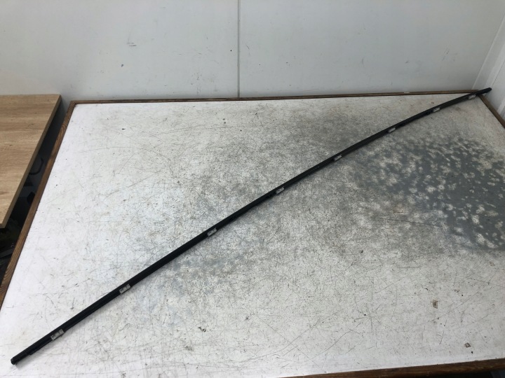 lišta střešním pravá B39 BMW F20 7240686
