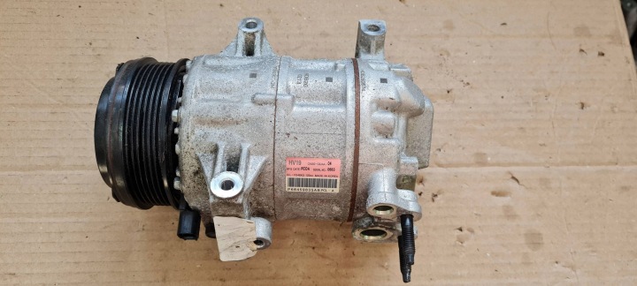Jeep Grand Cherokee WL 2022 compressor of the air conditioning 3.6 V6 P68459835AB