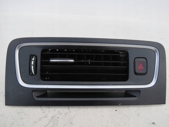 rešetka srednja rešetka ventilacije VOLVO S60 II V60 i 30791699 oštećena rolo polica gepeka ZATRZ