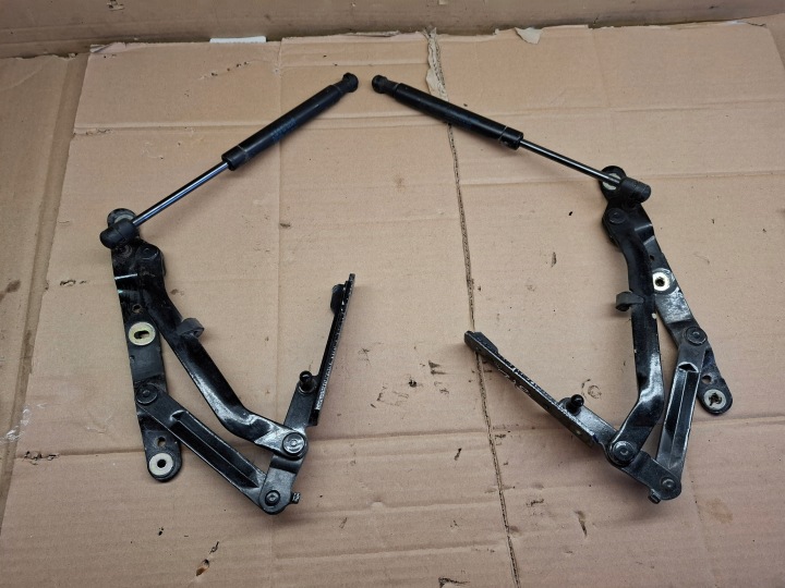 Charnière du capot Arrière Gauche Droite FERRARI 612 SCAGLIETTI F137