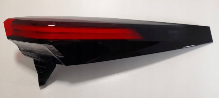 Toyota C-HR II Licht hinten rechts LED + Glühbirne 81550F4200 (R485)