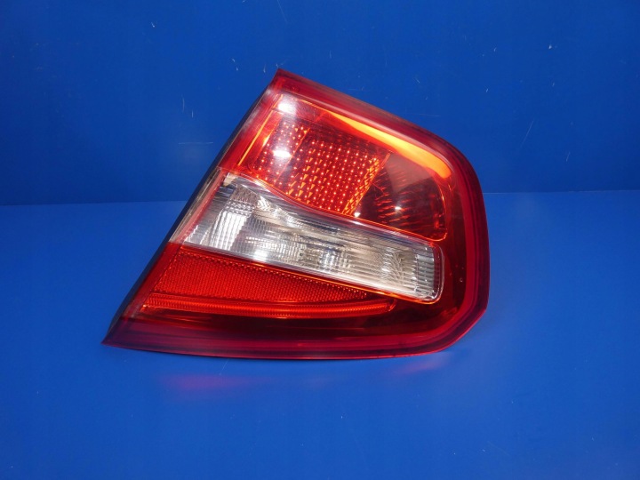 MERCEDES GLA W156 X156 Licht rechts heck hinten für die Heckklappe