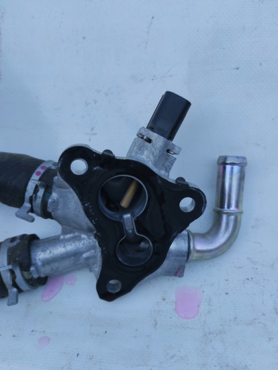 LEXUS UX KROCIEC Sensor des Wassers