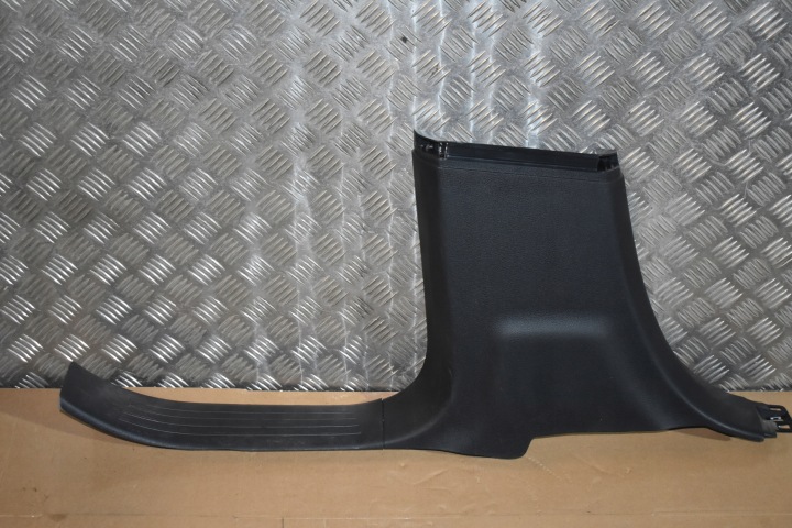 IDEALNA copertura GREMBIALINA SLUPKA B sinistra MERCEDES W167 1