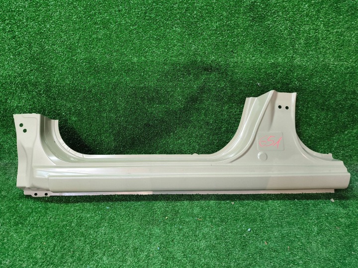 Garniture moulure montant Jupe Gauche SUZUKI SWIFT MK8 17- NR.SP651
