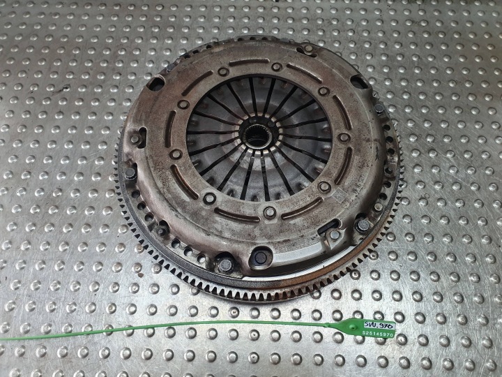 Tengelykapcsoló kerék kettős tömegű lendkerék 05C105266 05C141025A KAMIQ SCALA IBIZA V 6F 1.0 TSI