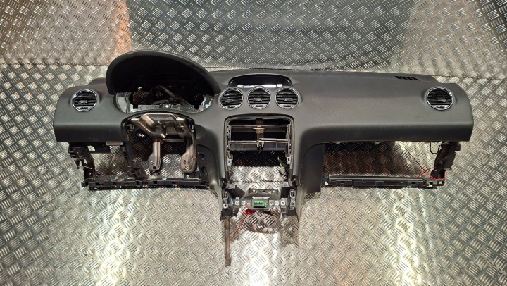 dashboard instrument panel console PEUGEOT 308 T7 2007