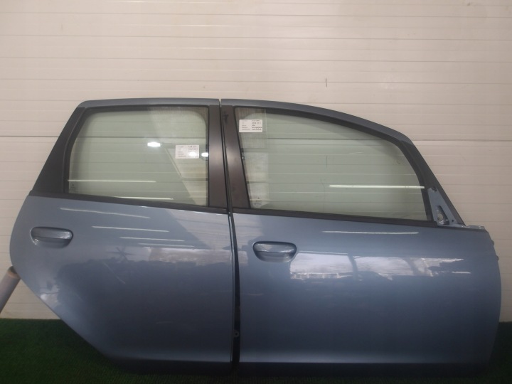 MITSUBISHI COLT Z30 VI 5D 08-12 dvere predné a zadné pravé farba 56A